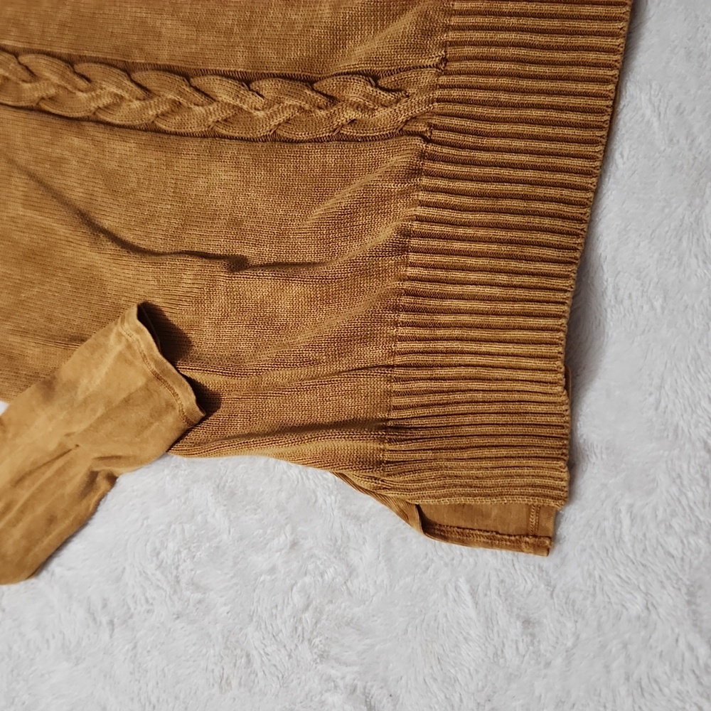 M. Rena Woman's Sweater - Picture 2 of 4